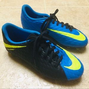 ⚽️ NIKE HYPERVENOM SOCCER CLEATS ⚽️